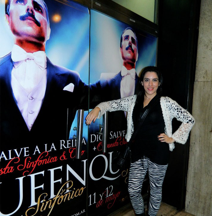Dios Salve a la Reina — venue doors real execution